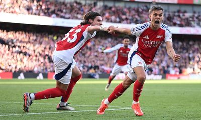 Arsenal conjure stoppage-time double to thwart brave Leicester comeback