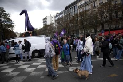 Paris March Supports Global Abortion Rights Advocacy