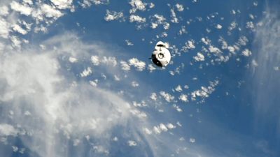 SpaceX's Crew-9 Dragon spacecraft arrives at ISS to help bring Starliner astronauts home (video)