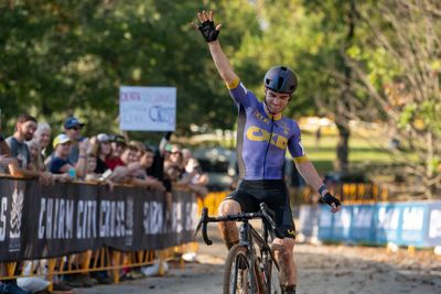 Charm City CX: Andrew Strohmeyer continues undefeated streak on day 1