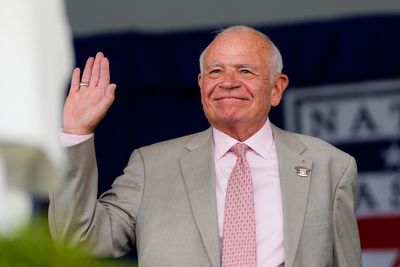 Red Sox honor retiring radio voice Joe Castiglione who is retiring after 42 years in booth