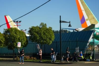 Boeing Union Talks Break Off Amid Strike