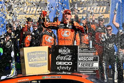 NASCAR Cup: Ross Chastain holds off William Byron to win in Kansas