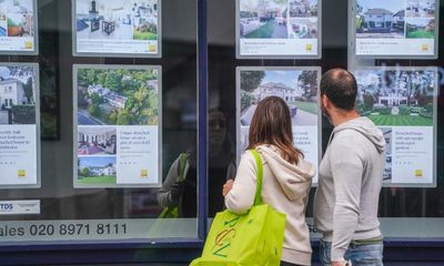 Number of UK estate agents going bust rises almost a third in one year