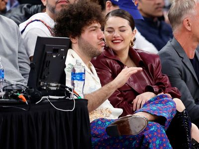 Selena Gomez defends dancing closely with man other than boyfriend Benny Blanco at concert