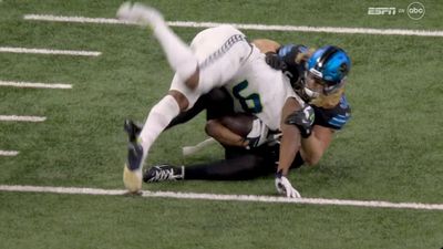 Kenneth Walker's Broken Tackle Looked Like It Was Pulled From an Action Movie