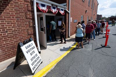 Swinging for the fences in Virginia swing seat race - Roll Call