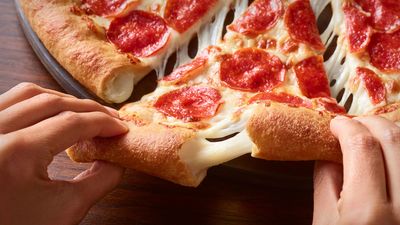 Bankrupt pizza chain operator unloads dozens of restaurants