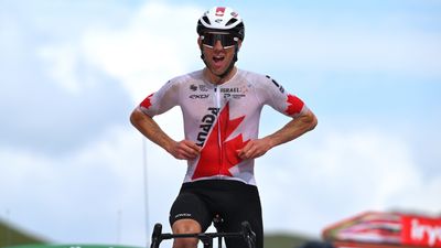 Who designs a professional rider’s national champion jersey?