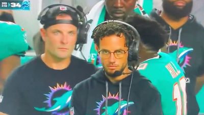 Tyreek Hill Yelling on Dolphins’ Sideline During ‘MNF’ Loss Led to Awkward Moment