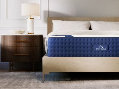 What is a DreamCloud memory foam mattress and which should you buy?