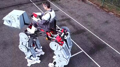 Enthusiast built a ridable, fully 3D printed AT-AT Walker from Star Wars