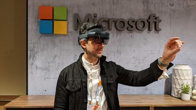 It's over. Microsoft discontinues HoloLens 2, ending its foray into VR.