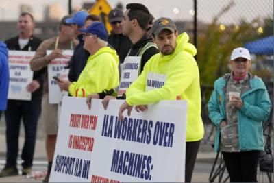 Dockworkers Strike Threatens US Economy Progress