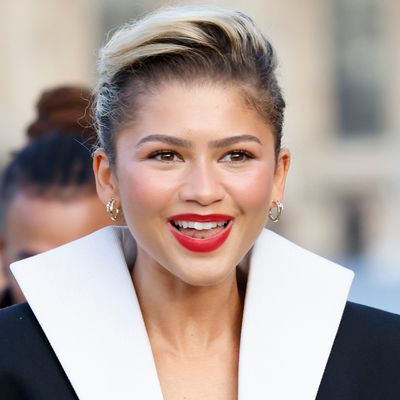 Zendaya Matches Her Red Lipstick to Her Pocket Square at Louis Vuitton's Paris Fashion Week Show