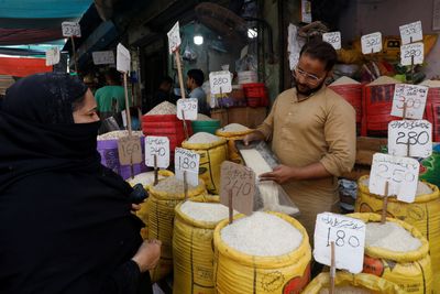 Rice battle heats up as India, Pakistan lift export curbs