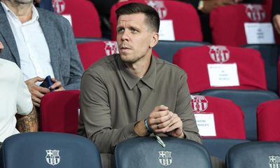 Wojciech Szczesny ends retirement after five weeks to sign for Barcelona