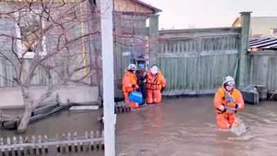 Couple's Home Swept Away By Flood, Wife Missing