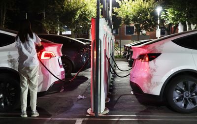 A ridiculous Tesla Supercharging flaw is making EV owners hostile