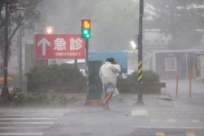 Typhoon shuts down parts of Taiwan for a 3rd day as it slowly nears island with extreme rains