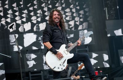 Dave Grohl spotted out and about without wedding ring