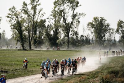 Funding complications, absent greats and tactical quandaries –Gravel World Championships talking points