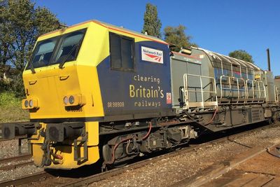 Ctrl Alt De-leaf: Network Rail hold vote to name leaf busting train ahead of autumn service