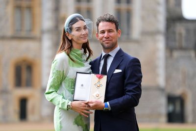 'One of the boys thinks I’ll be walking about in armour': Mark Cavendish knighted in ceremony at Windsor Castle