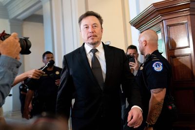 Elon Musk set to face SEC investigators after skipping last meeting