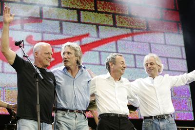 Pink Floyd sells music for $400 million