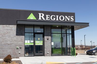 What You Need to Know Ahead of Regions Financial's Earnings Release