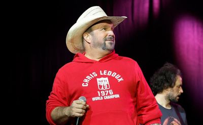 Garth Brooks immediately returns to stage amid rape allegation: ‘I really needed this’