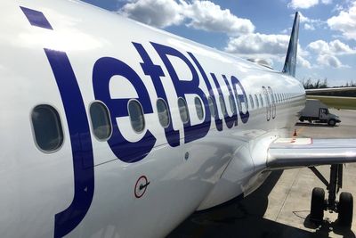 JetBlue ditches transatlantic hot meals for a ‘chilled’ menu in economy class