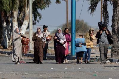 Over 200,000 Refugees Flee Lebanon Into Syria Amid Conflict