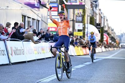 Marianne Vos edges Lotte Kopecky in two-up sprint to seal first Gravel World Championships title