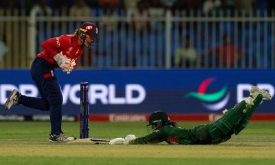 Linsey Smith lifts England to win over Bangladesh at Women’s T20 World Cup