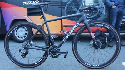 Is Lotte Kopecky's bog-standard Specialized Crux proof that you don't need wide tires and fancy suspension systems for gravel racing?