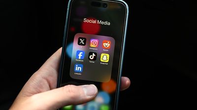 'Line in the sand': premier urges social media ban ASAP