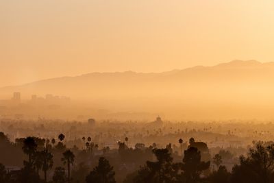 October heat wave sets records in West