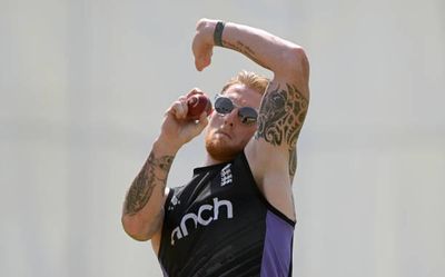 England turn to inexperienced seam attack to battle against the heat in Pakistan