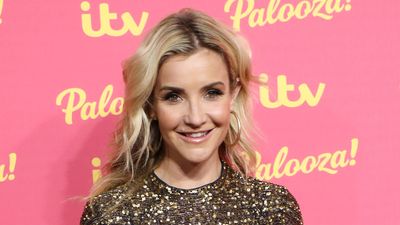 Helen Skelton just wore the most elegant powder blue jumper and floral midi skirt – with beautiful colour alternatives to traditional autumn hues