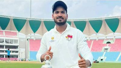 Against all odds: From driving autos to bowling for Mumbai, Juned Khan's inspiring journey