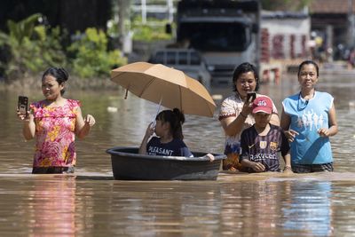 At least three killed as floods swamp Thailand’s Chiang Mai