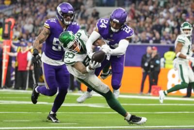 Vikings Stay Undefeated With Win Over Jets In London