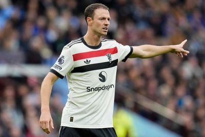 Jonny Evans insists Manchester United are battling to improve their fortunes