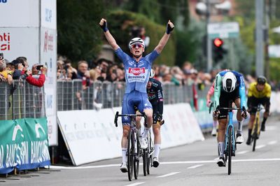 Coppa Bernocchi: Stan Van Tricht takes first professional victory in thrilling final