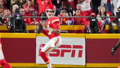 LeBron James Salutes Patrick Mahomes's Greatness During 'MNF'