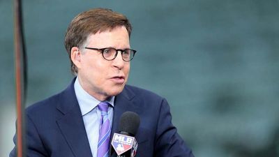 Bob Costas Caught Questioning a CNN Promo on Hot Mic During Royals - Yankees