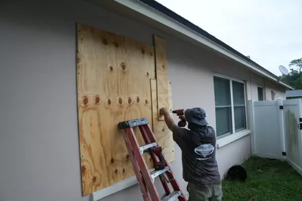 Category 5 Hurricane Milton Roars Towards Storm-battered Florida