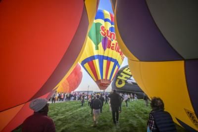 Hot-Air Balloon Incident Causes Power Outage At Balloon Fiesta